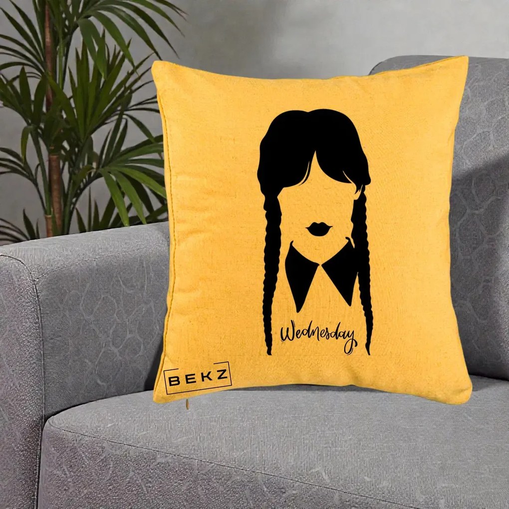 Perna Personalizata Wednesday Addams Silueta Alb-Negru, 40x40 cm, Galben, Husa Detasabila, Perna Inclusa, BEKZ®