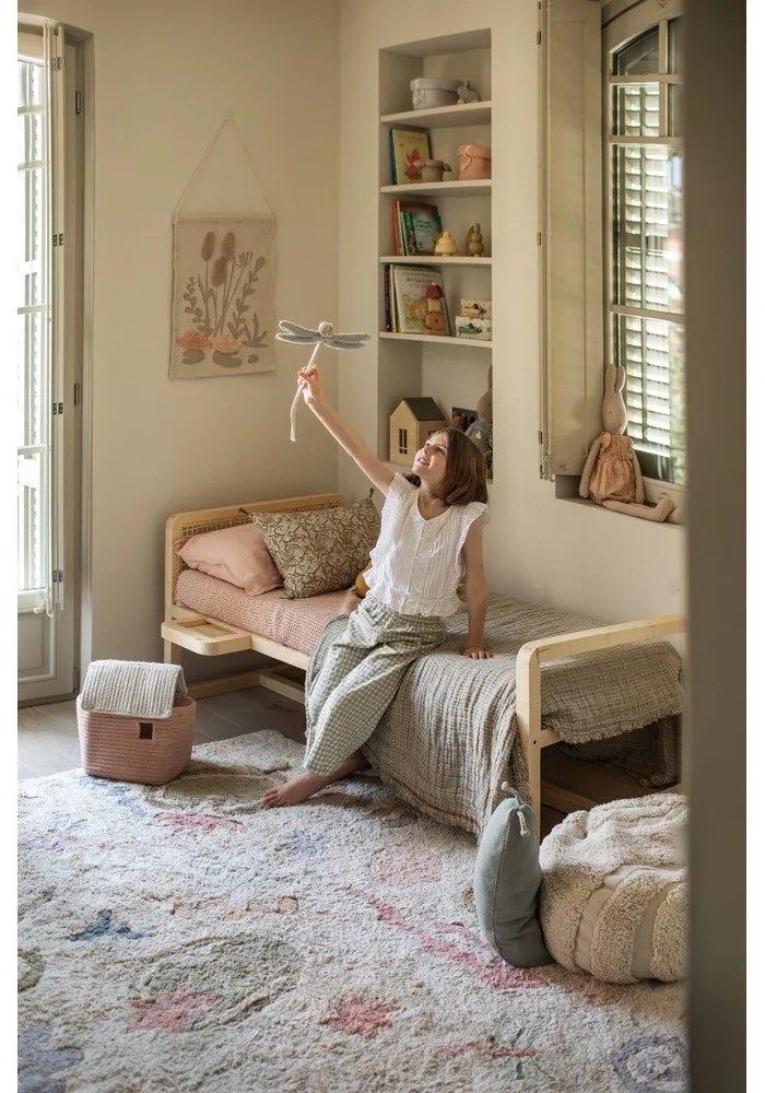 Fotoliu puf pentru copii verde deschis/crem Mr. Snail – Lorena Canals