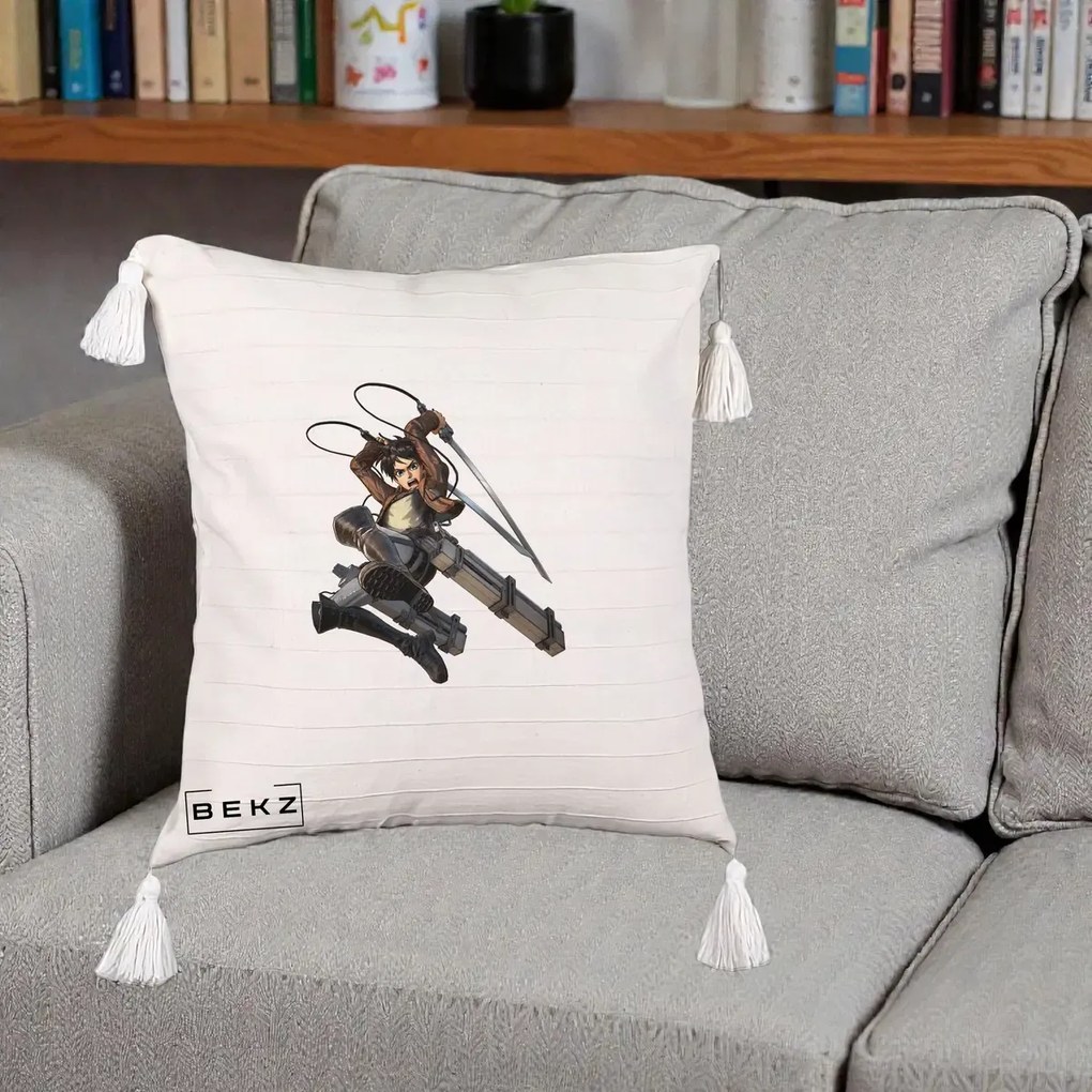 Perna Personalizata Attack on Titan Eren Yeager Lupta, 40x40 cm, Bej cu Franjuri, Husa Detasabila, Perna Inclusa, BEKZ®