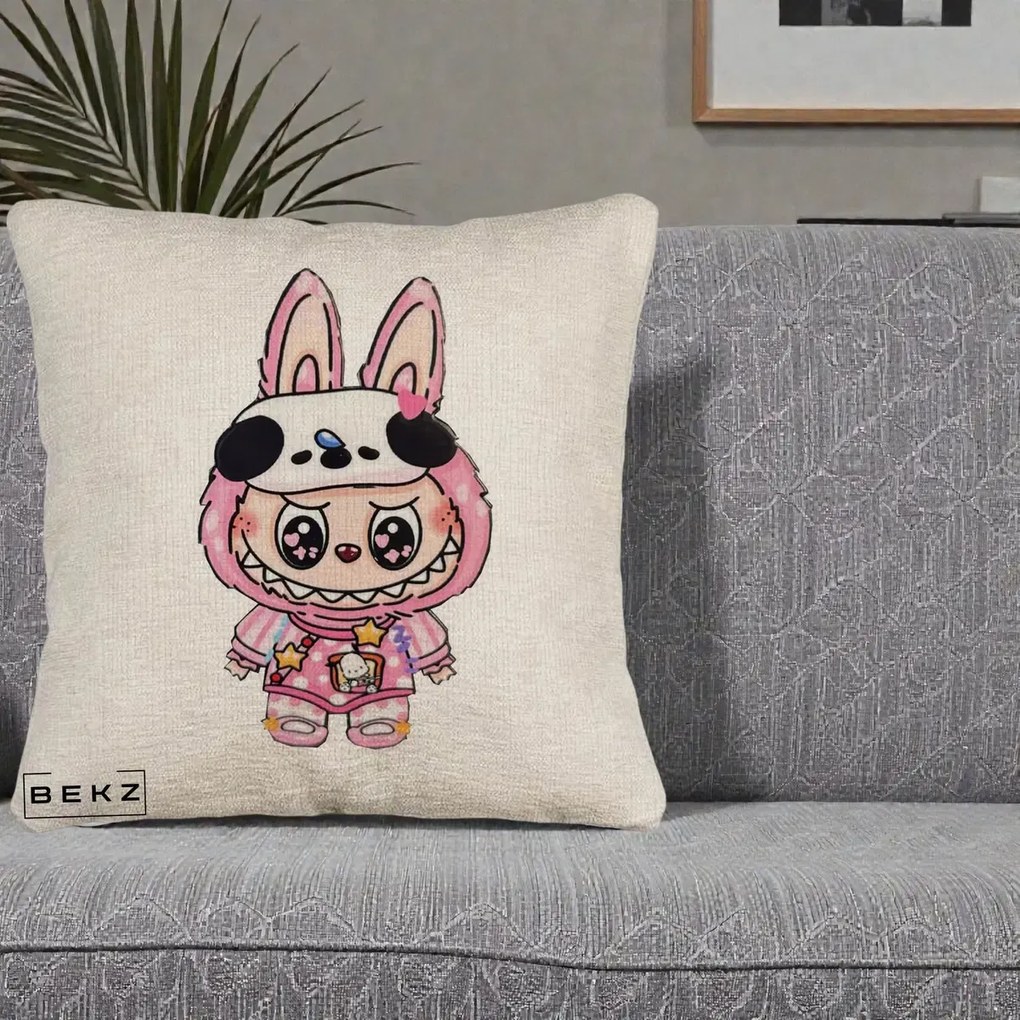 Perna Personalizata Labubu Panda-Bunny Roz, 40x40 cm, Bej Canapea, Husa Detasabila, Perna Inclusa, BEKZ®