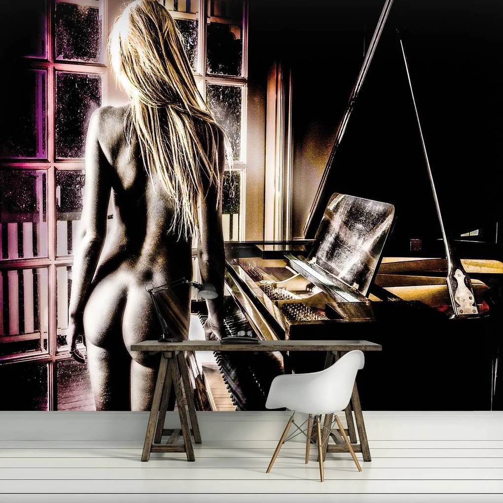 Fototapet - femeie în dormtor (152,5x104 cm)