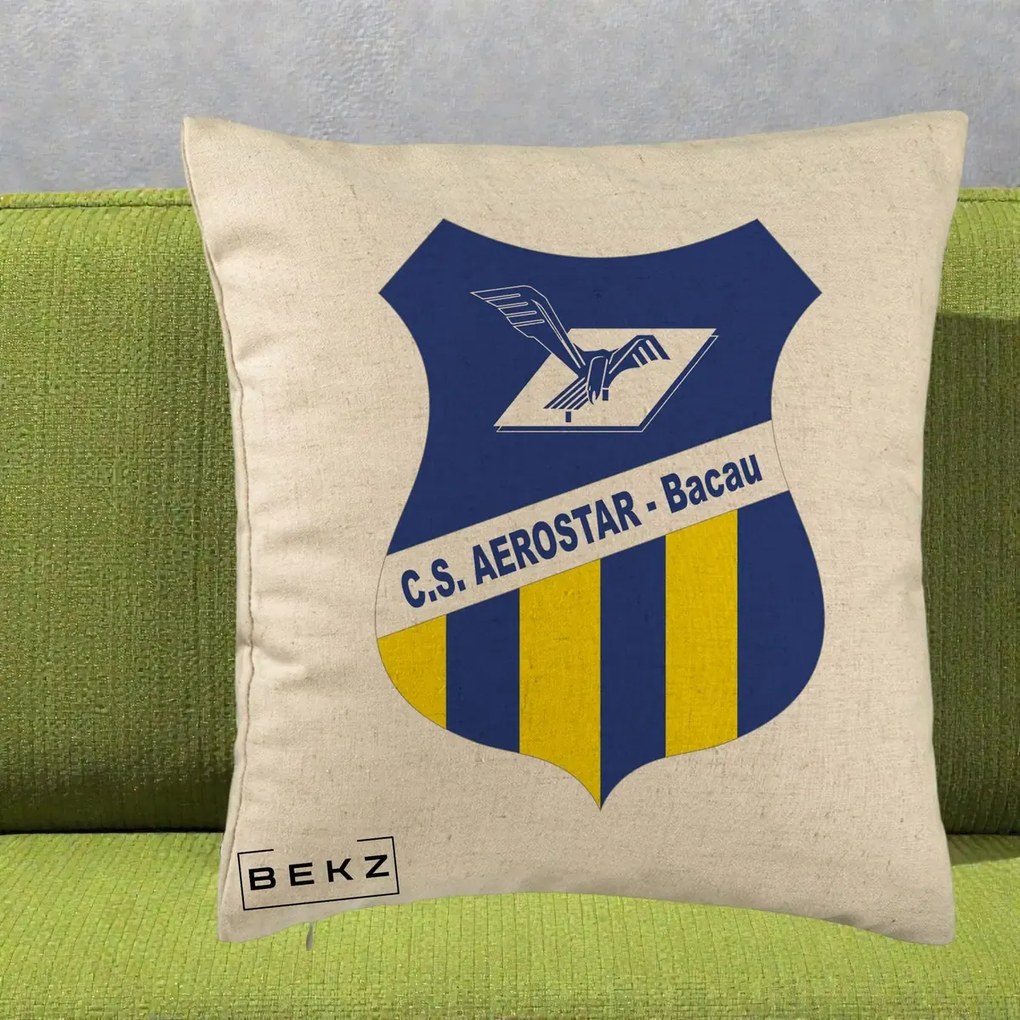 Perna Personalizata CS Aerostar Bacau Fotbal, 40x40 cm, Bej, Husa Detasabila, Perna Inclusa, BEKZ®