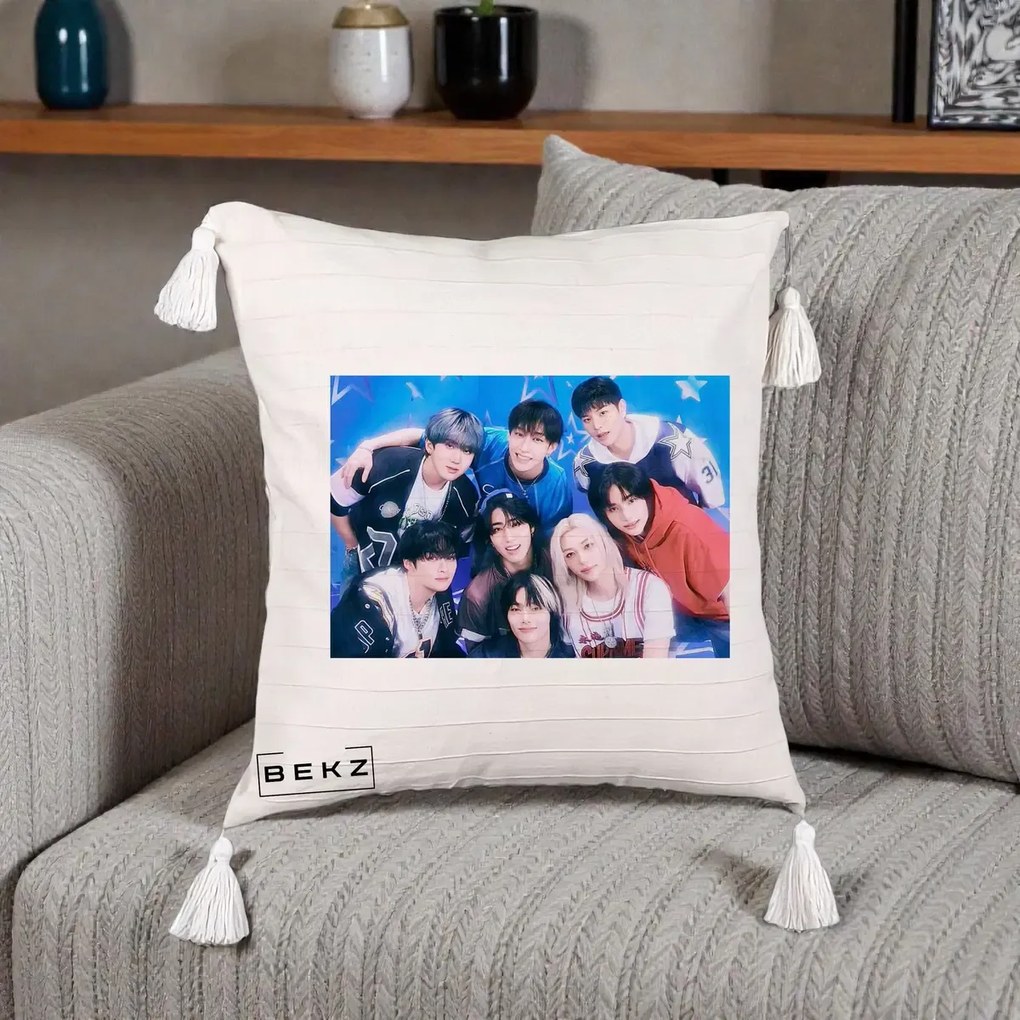 Perna Personalizata K-Pop Grup Foto Stele, 40x40 cm, Bej cu Franjuri, Husa Detasabila, Perna Inclusa, BEKZ®