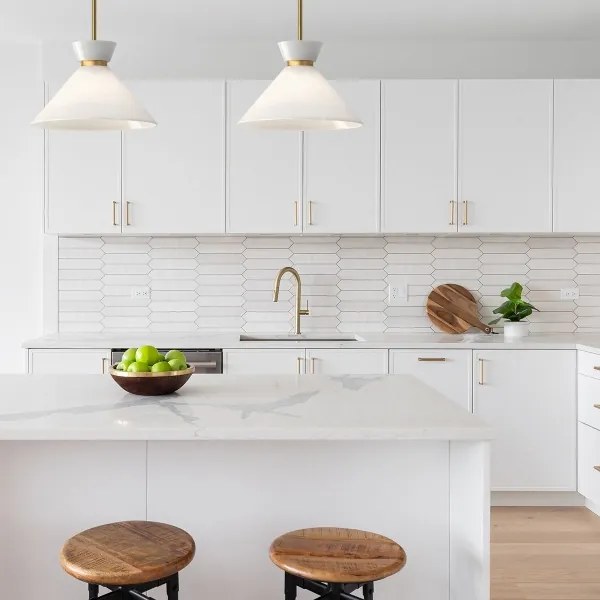 Alora Mood ALM-HALSTON-P-M-GD - Lustru pe tijă HALSTON, 1x E27/60W/230V, auriu