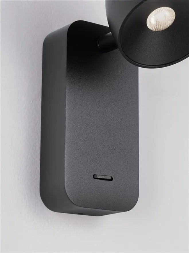 Aplica de perete cu spot directionabil LED VIRE