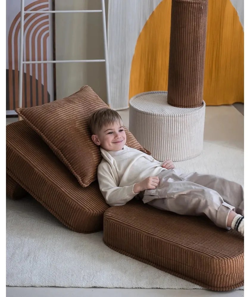 Pernă decorativă pentru copii maro cu tapițerie din catifea reiată Block – Wigiwama