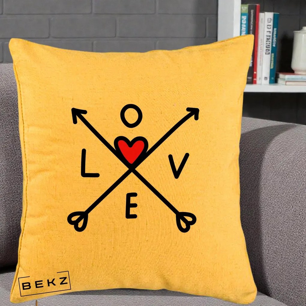 Perna Decorativa Love cu Sageti Incrucisate si Inima Rosie, 40x40 cm, Galben, Husa Detasabila, Perna Inclusa, BEKZ®