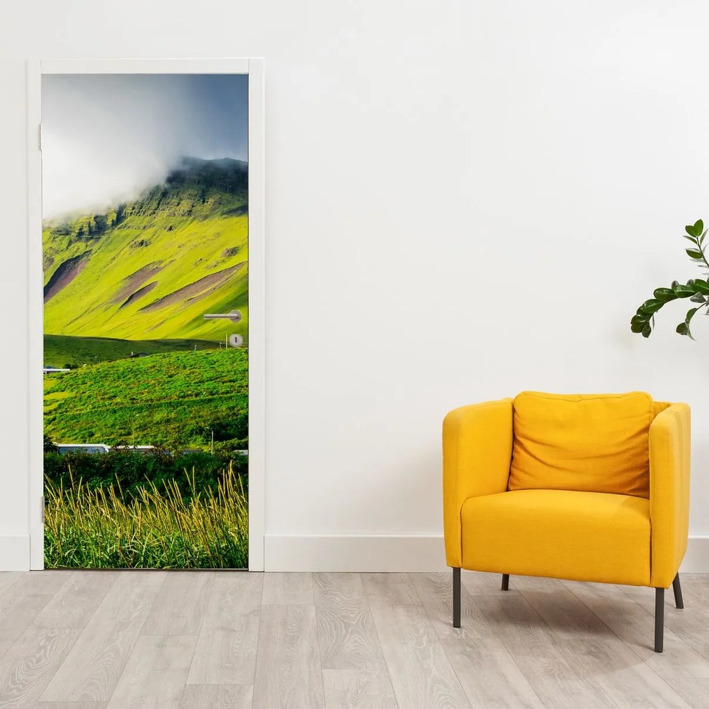 Fototapet pentru ușă - Peisaj montan (95x205cm)