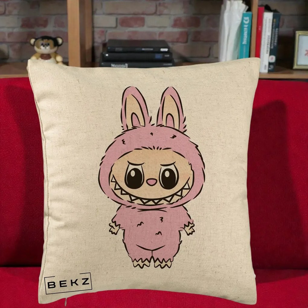 Perna Personalizata Labubu Mov Pastel, 40x40 cm, Bej, Husa Detasabila, Perna Inclusa, BEKZ®