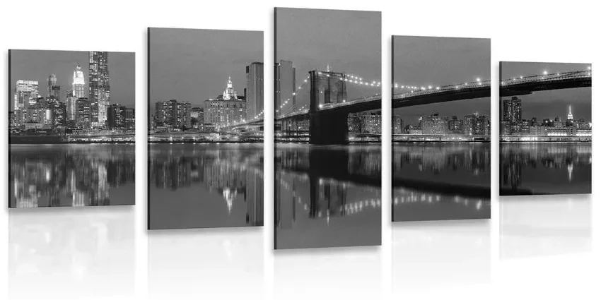 Tablou 5-piese reflexie Manhattanului în apă în design alb-negru