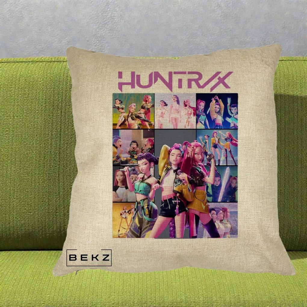 Perna Personalizata K-pop HUNTRX Colaj Animat Foto Grup, 40x40 cm, Crem, Husa Detasabila, Perna Inclusa, BEKZ®