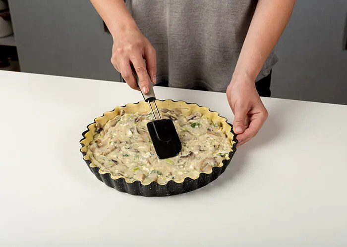 Forma tarta 28 cm cu margini ondulate si invelis stone antiaderent Nature NAVA NV 103 159