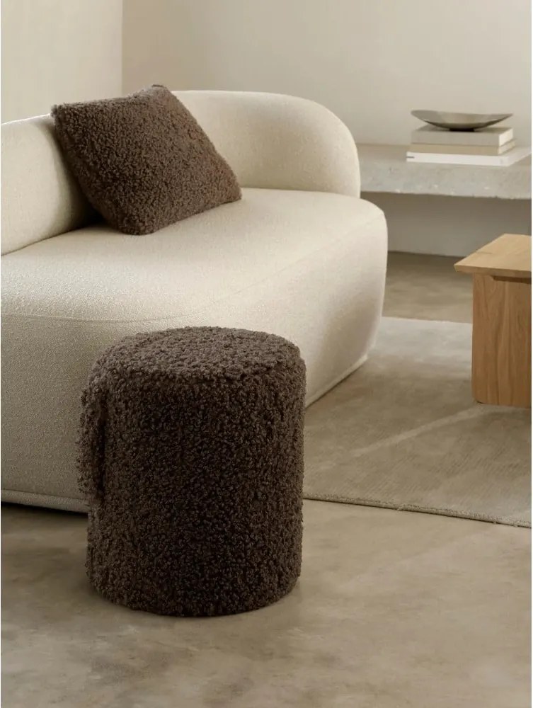 Taburet maro închis cu tapițerie din țesătură bouclé Teddy – Blomus