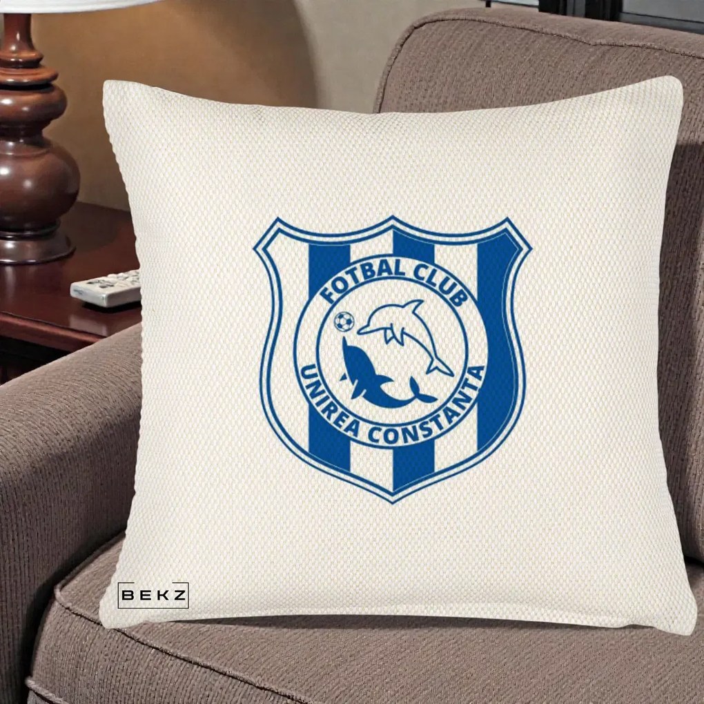 Perna Personalizata FC Unirea Constanta Fotbal, 40x40 cm, Crem Reliefat, Husa Detasabila, Perna Inclusa, BEKZ®