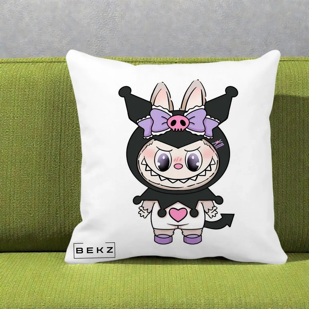 Perna Personalizata Labubu x Kuromi, 40x40 cm, Alba Mata, Husa Detasabila, Perna Inclusa, BEKZ®