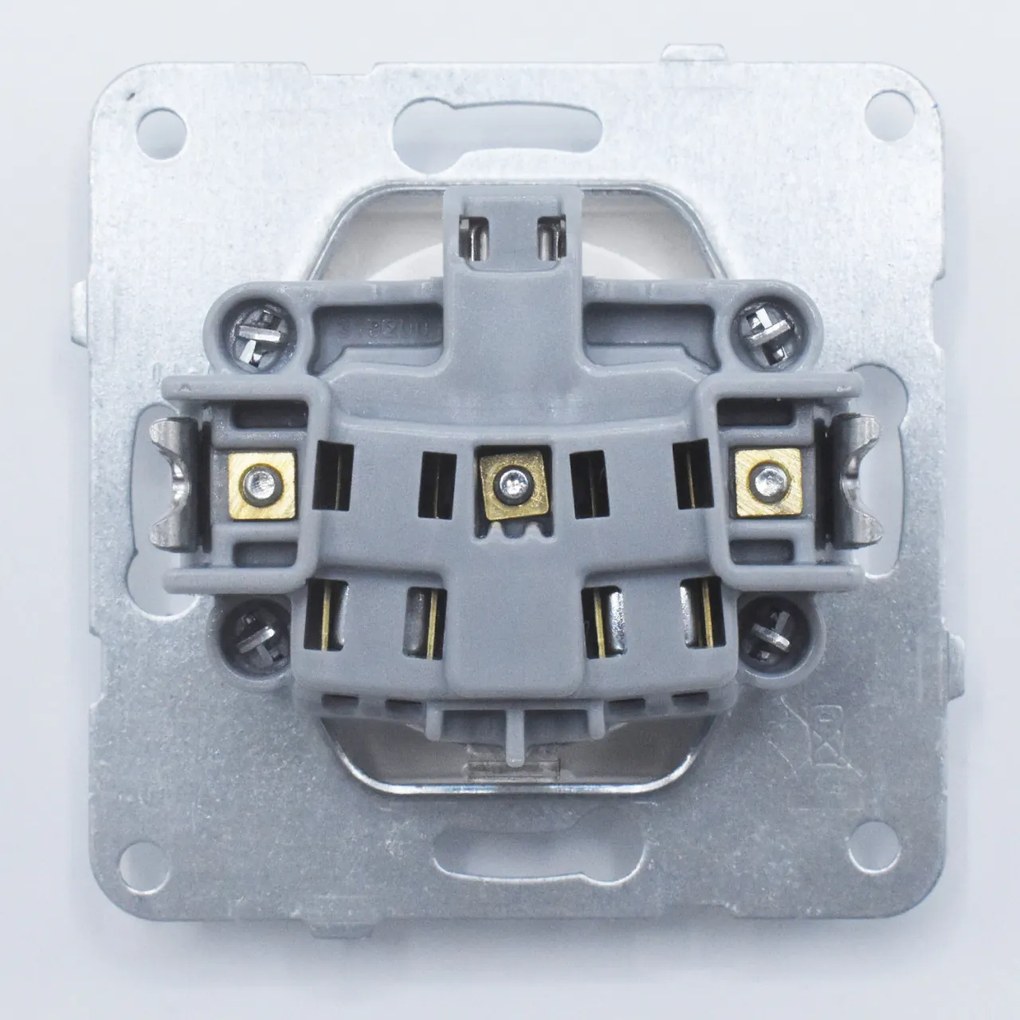 Priza simpla cu impamantare si protectie copii, 16A, IP20, Argintiu, Panasonic Arkedia Slim\ Karre Plus