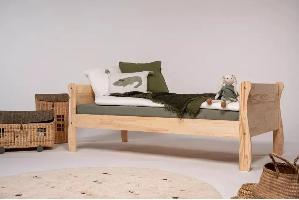 Pat pentru copii în culoare naturală din lemn de pin cu somieră 90x190 cm Roma – Adeko