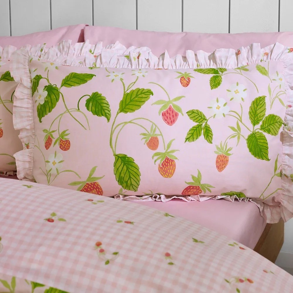 Lenjerie de pat roz pentru pat dublu cu 3 piese 200x200 cm Strawberry Frills – Catherine Lansfield