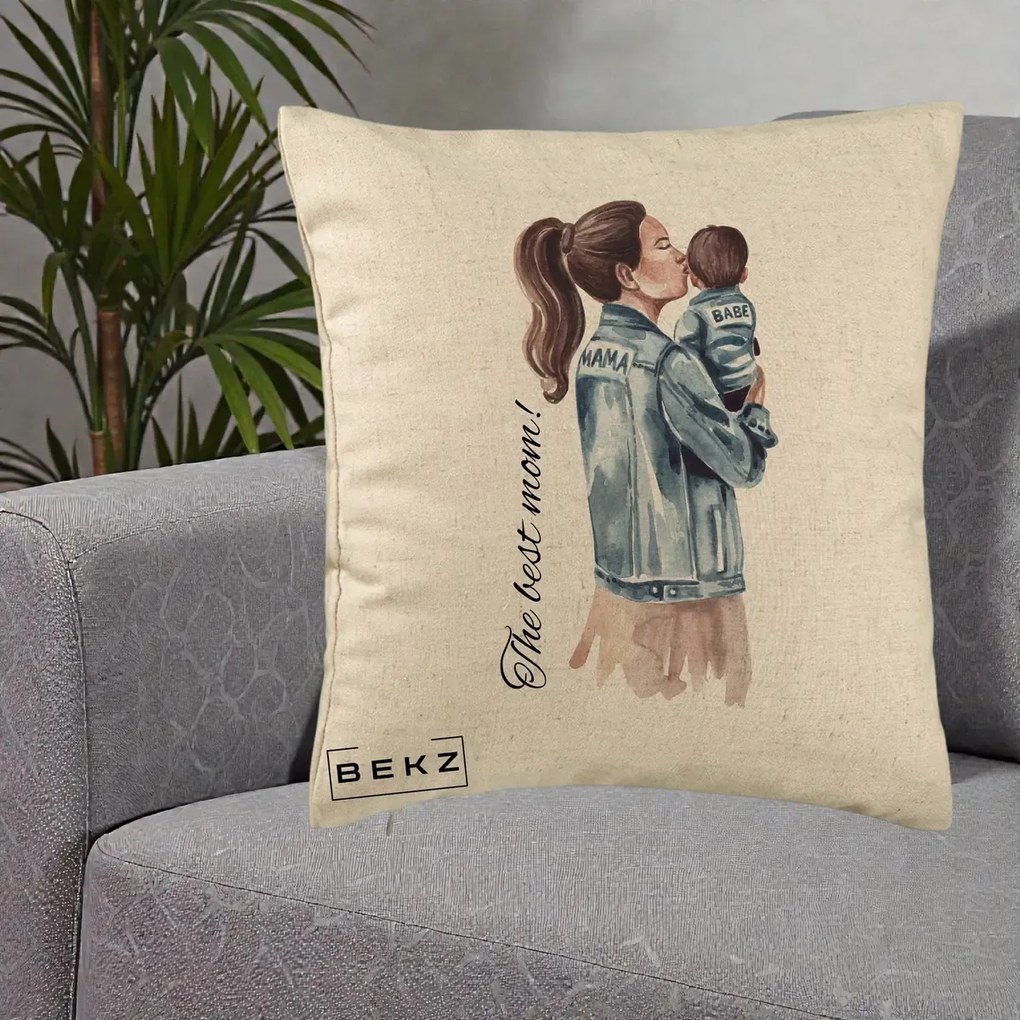Cadou pentru Mama - Perna Personalizata The Best Mom Jachete, 40x40 cm, Bej, Husa Detasabila, Perna Inclusa, BEKZ®