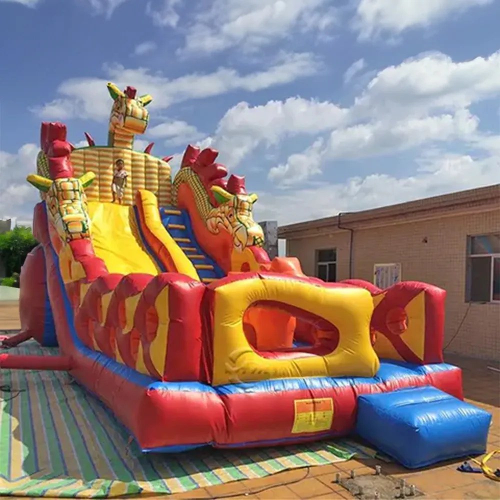 Castel gonflabil cu dragon 12x4x7m