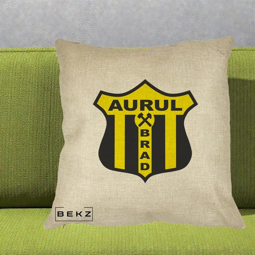Perna Personalizata Aurul Brad Fotbal, 40x40 cm, Crem, Husa Detasabila, Perna Inclusa, BEKZ®