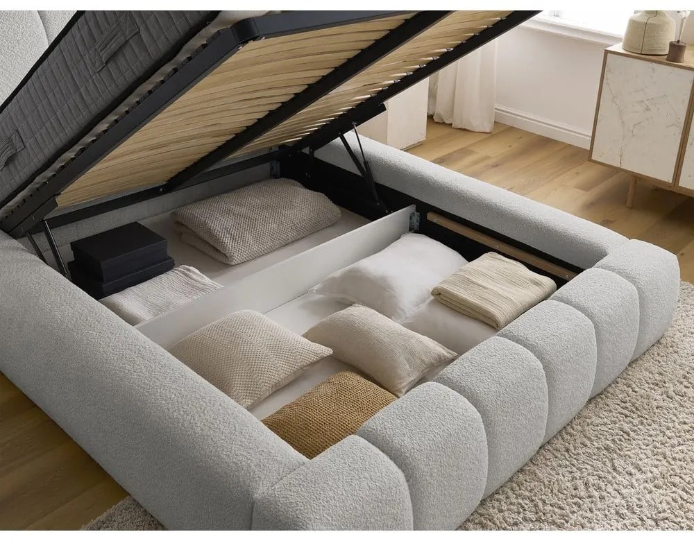 Pat matrimonial gri deschis tapițat cu spațiu de depozitare cu somieră 180x200 cm Denali – Bobochic Paris