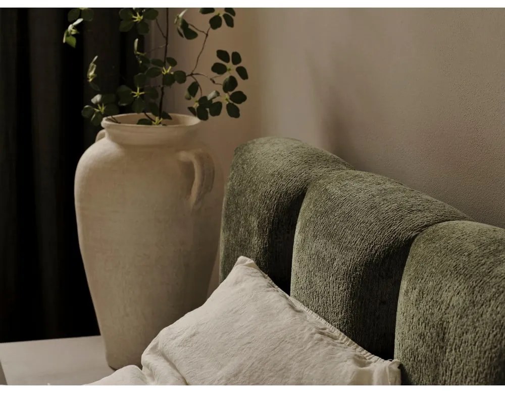 Pat matrimonial verde tapițat cu spațiu de depozitare cu somieră 160x200 cm Lupine – Micadoni Home