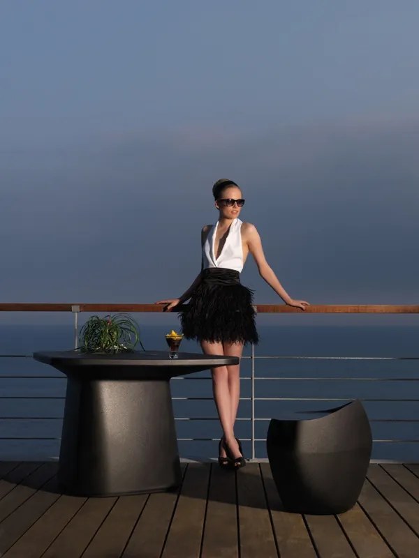 Masa de exterior / interior design modern premium MOMA TABLE 45100A Vondom