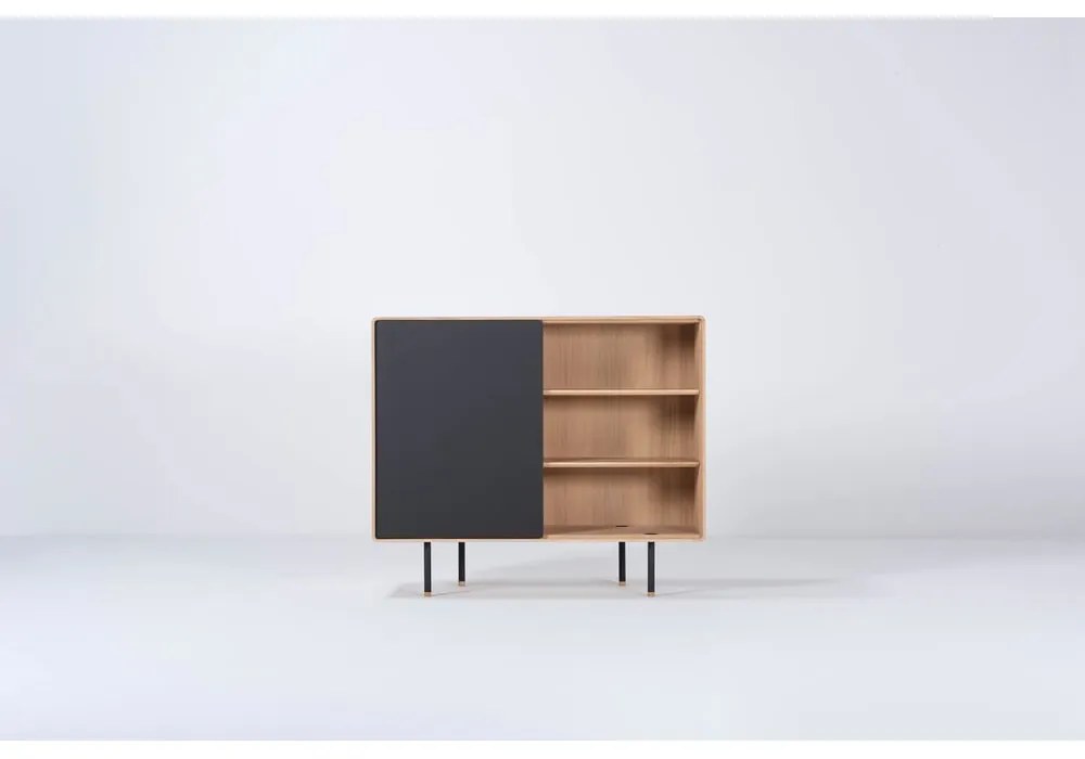 Comodă neagră/în culoare naturală joasă din lemn de stejar 118x100 cm Fina – Gazzda