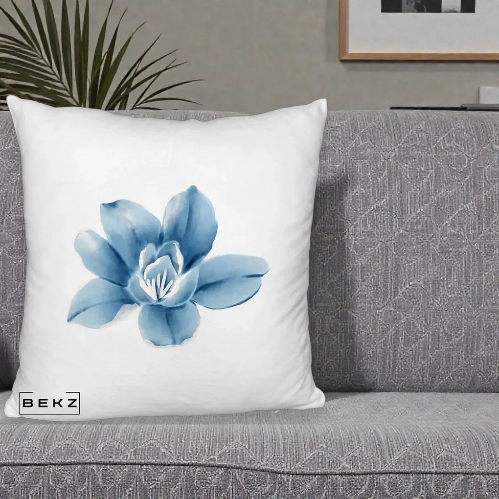 Perna Decorativa Magnolie Albastra Acuarela, 40x40 cm, Alb Pufos, Husa Detasabila, Perna Inclusa, BEKZ®