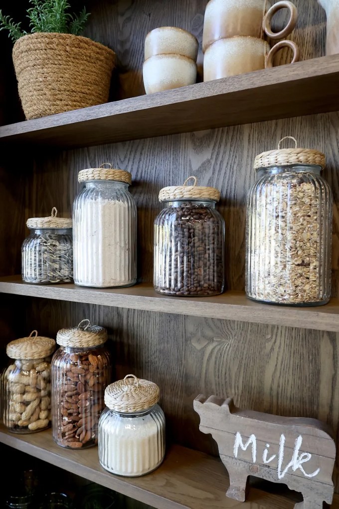 Vitrina de perete, din lemn masiv si furnir, cu 2 usi si 3 rafturi, aspect rustic, Marseille