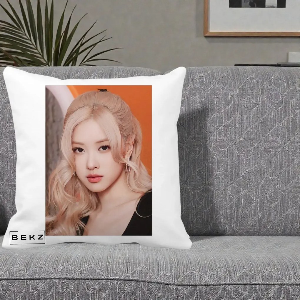 Perna Personalizata K-pop BLACKPINK cu Funda Rosie, 40x40 cm, Alba Mata, Husa Detasabila, Perna Inclusa, BEKZ®