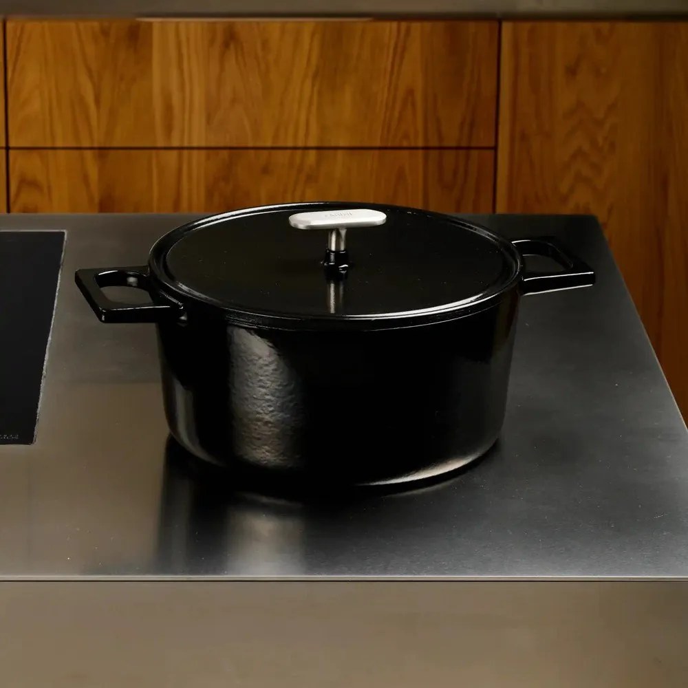 Cratiță cu capac din fontă 5,5 l adecvată pentru plita cu inducție Mattia 3.0 – FABINI