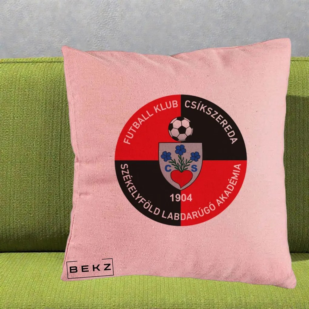 Perna Personalizata FK Csikszereda 1904 Fotbal, 40x40 cm, Roz, Husa Detasabila, Perna Inclusa, BEKZ®