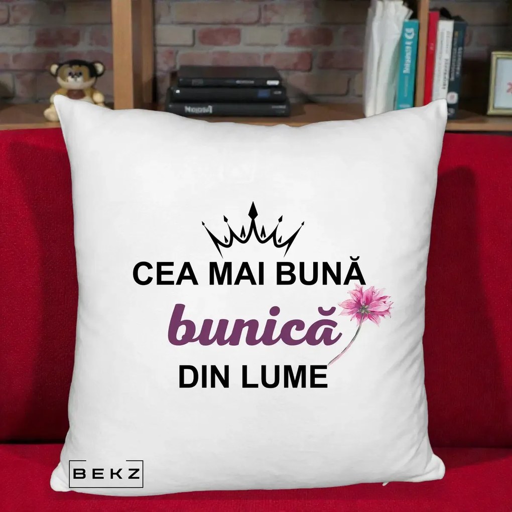 Cadou pentru Bunica - Perna Personalizata Cea Mai Buna Bunica Din Lume Coroana Mov Floare Roz, 40x40 cm, Alb Pufos, Husa Detasabila, Perna Inclusa, BEKZ®