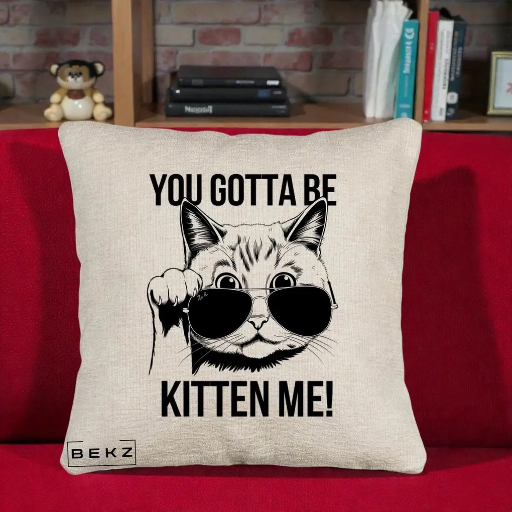 Perna Decorativa You Gotta Be Kitten Me!, 40x40 cm, Bej Canapea, Husa Detasabila, Perna Inclusa, BEKZ®