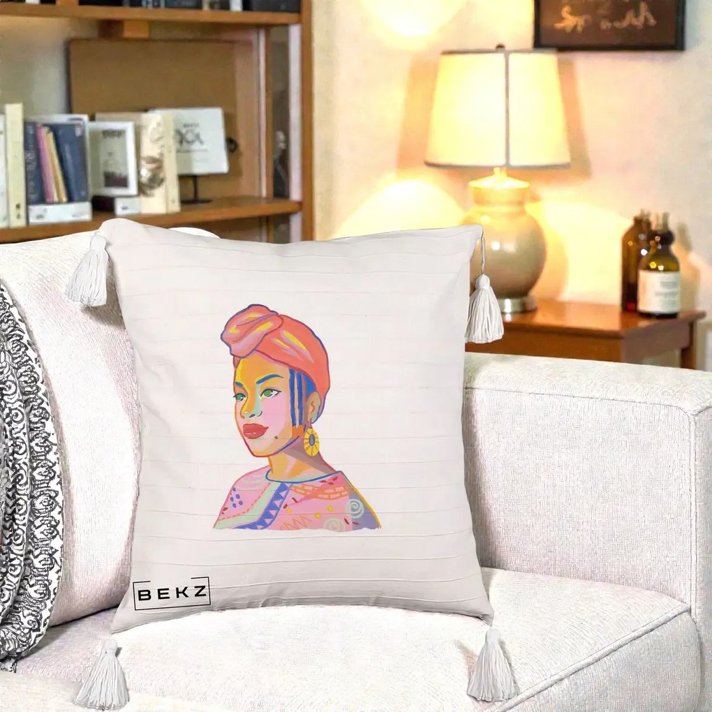 Perna Decorativa Portret Femeie Africana, 40x40 cm, Bej cu Franjuri, Husa Detasabila, Perna Inclusa, BEKZ®