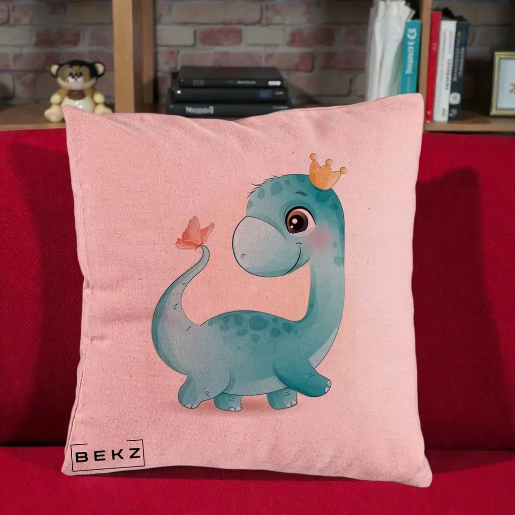 Perna Personalizata Dinozaur Bland Coroana Kawaii, 40x40 cm, Roz, Husa Detasabila, Perna Inclusa, BEKZ®