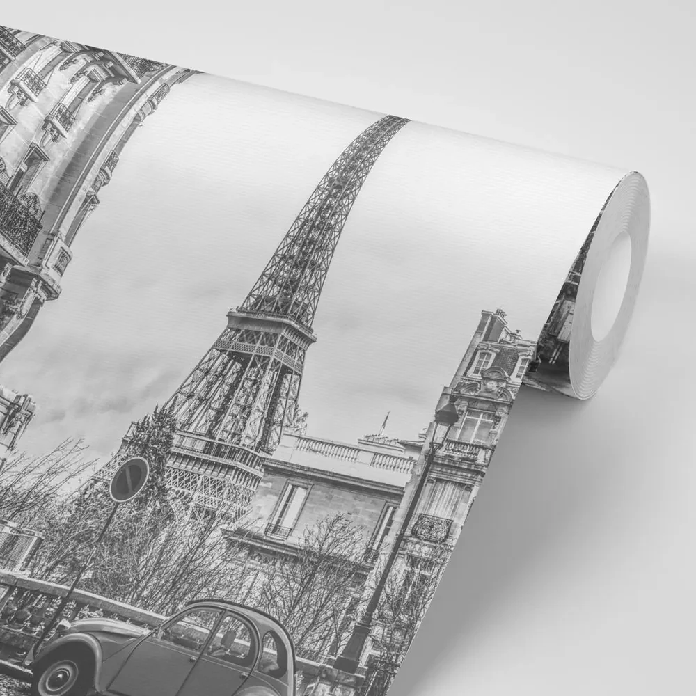Tapet autoadeziv Turnul Eiffel de pe strada Parisului în alb-negru