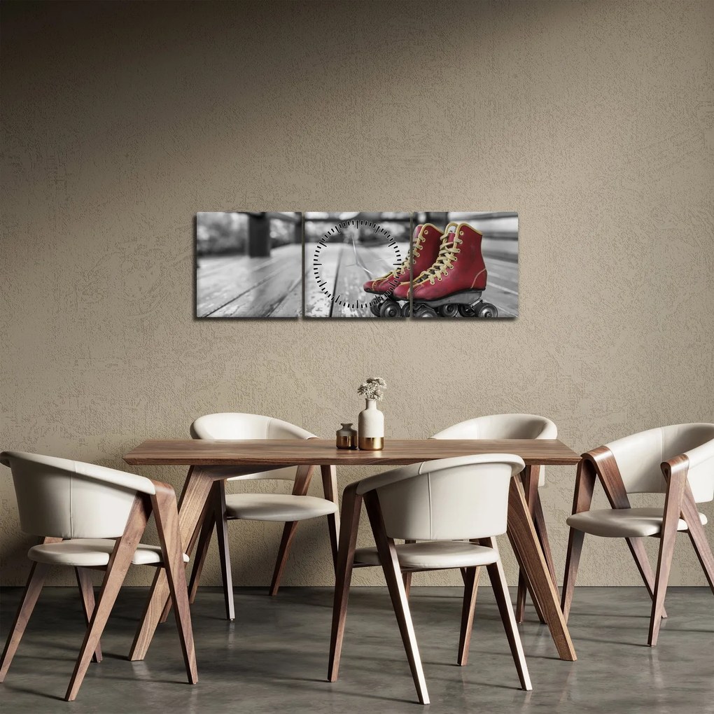 Tablou cu pantofi cu role vechi roșii (cu ceas) (90x30 cm)