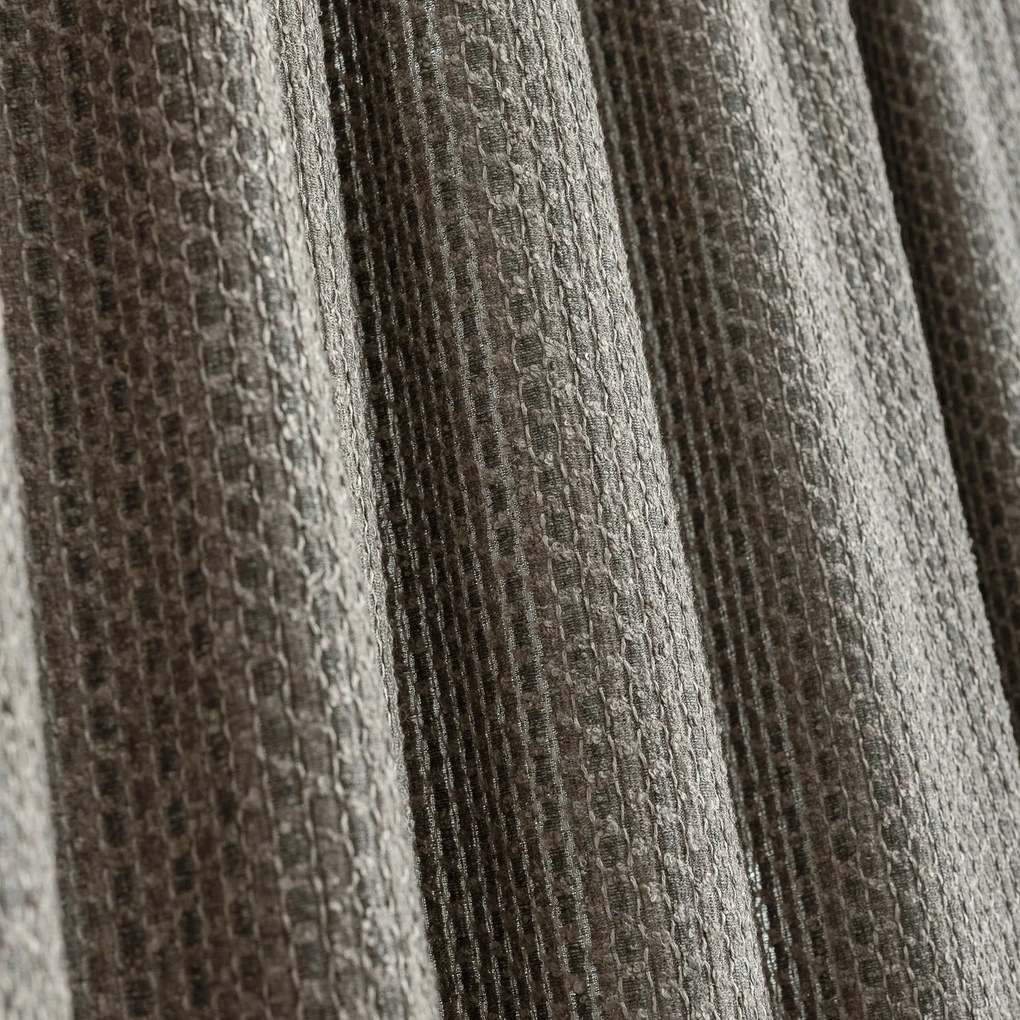 Perdea cu bandă de pliuri