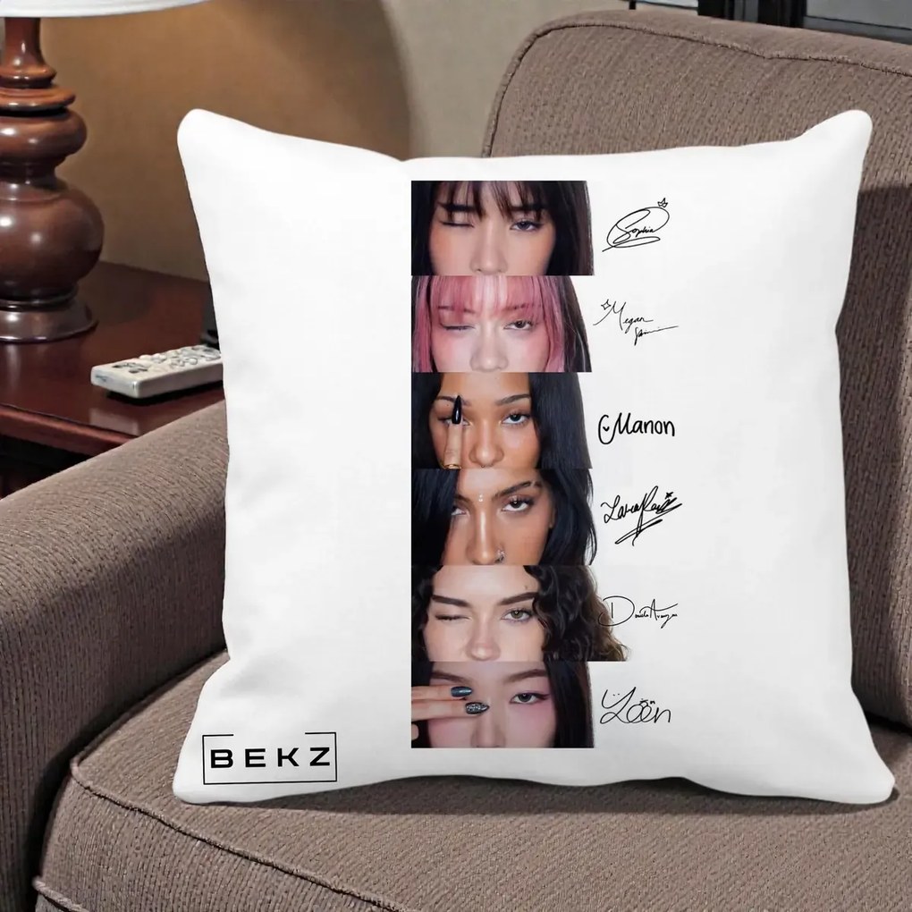 Perna Personalizata K-pop KATSEYE Semnaturi fara Foto, 40x40 cm, Alba Mata, Husa Detasabila, Perna Inclusa, BEKZ®