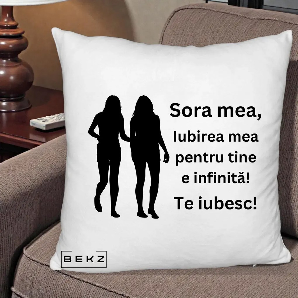 Cadou pentru Sora - Perna Personalizata Sora Mea Te Iubesc Siluete Negre Tinand Maini, 40x40 cm, Alb Pufos, Husa Detasabila, Perna Inclusa, BEKZ®
