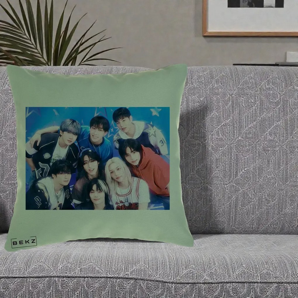 Perna Personalizata K-Pop Grup Foto Stele, 40x40 cm, Verde, Husa Detasabila, Perna Inclusa, BEKZ®