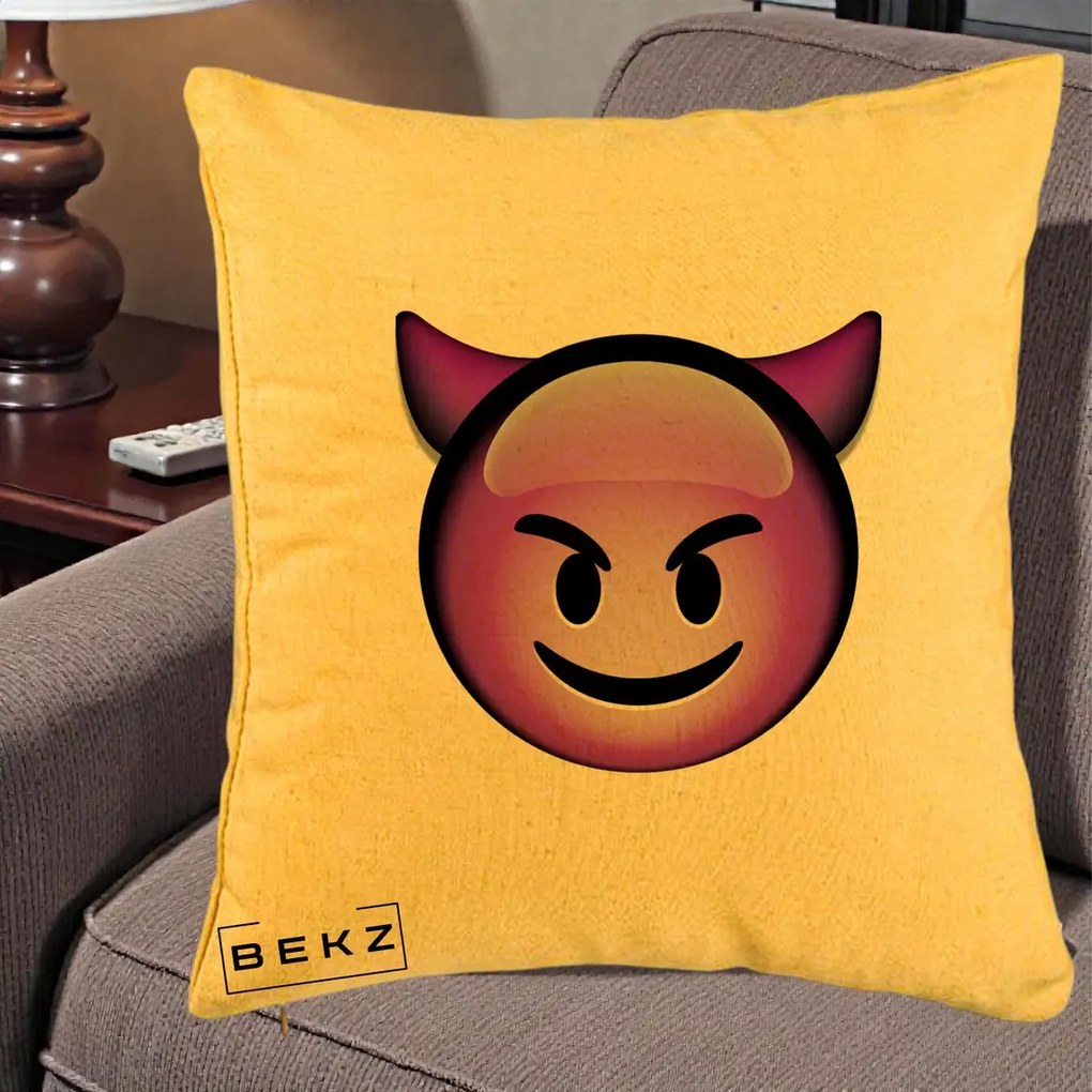 Perna Decorativa Emoji Diavol Mov, 40x40 cm, Galben, Husa Detasabila, Perna Inclusa, BEKZ®