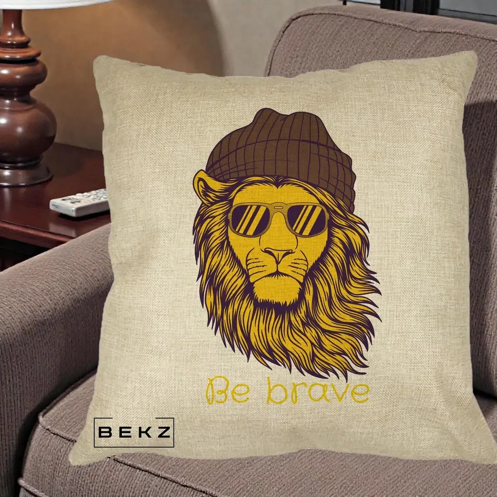 Perna Decorativa Leu Hipster Be Brave, 40x40 cm, Crem, Husa Detasabila, Perna Inclusa, BEKZ®