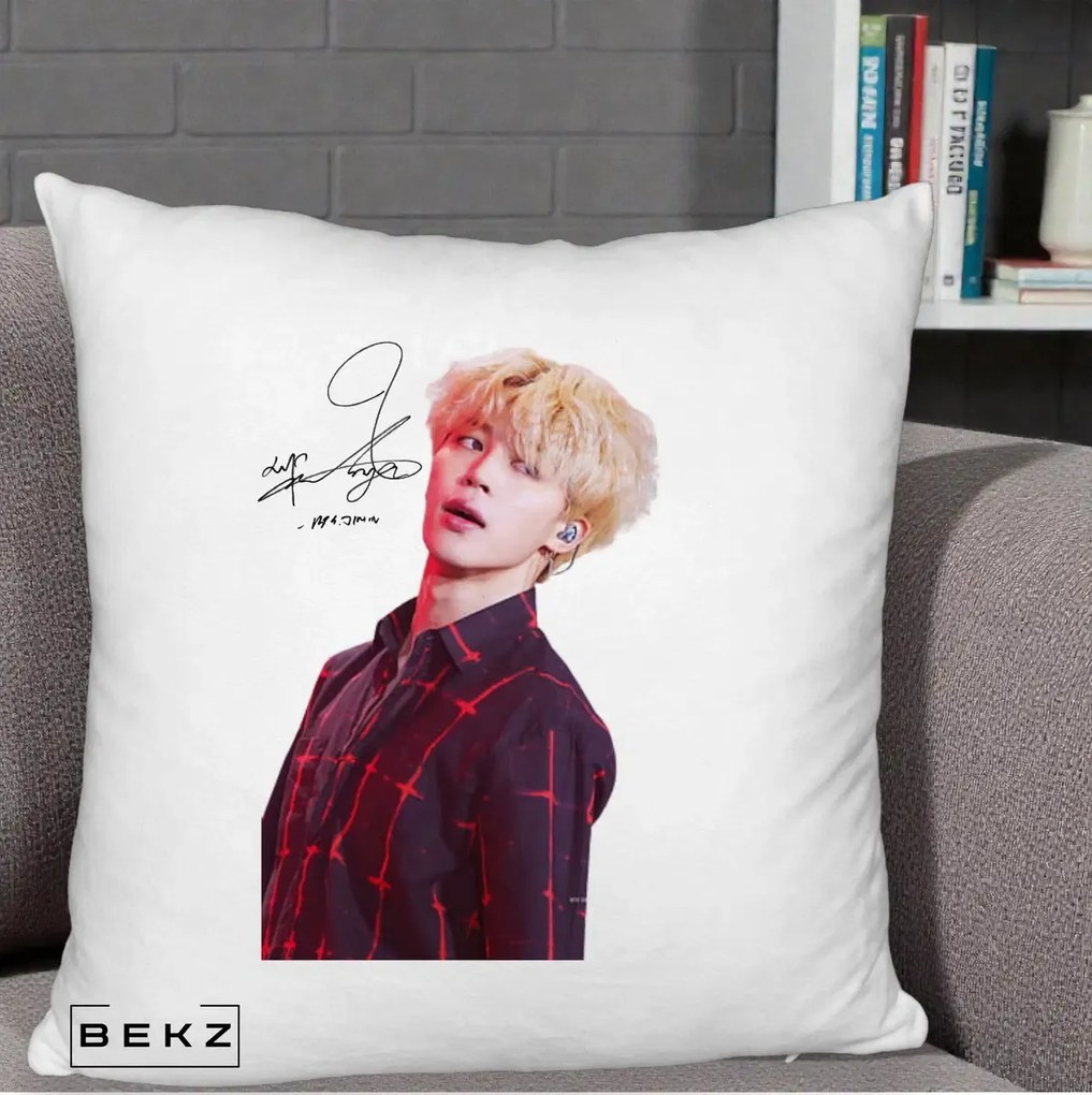 Perna Personalizata K-pop BTS Jimin Portret Artistic par Blond Autograf, 40x40 cm, Alb Pufos, Husa Detasabila, Perna Inclusa, BEKZ®