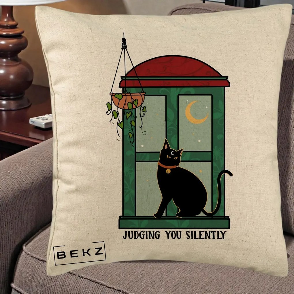 Perna Decorativa Judging You Silently Pisica Geam, 40x40 cm, Bej, Husa Detasabila, Perna Inclusa, BEKZ®
