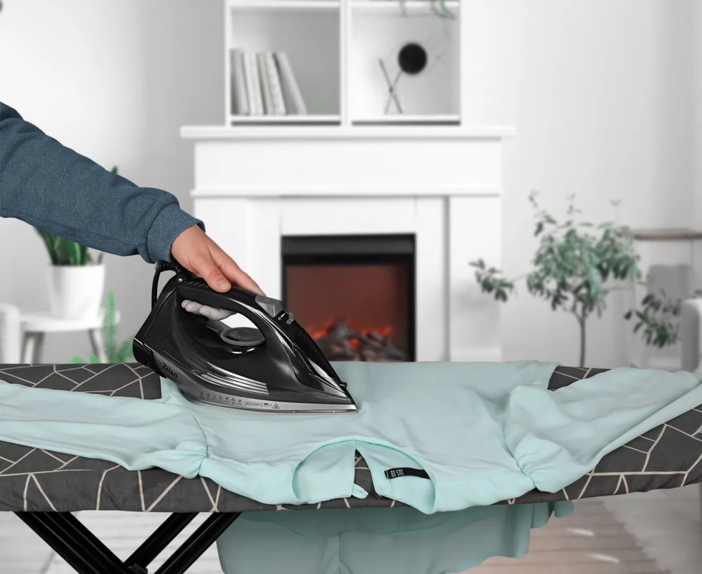 Fier de calcat Zilan ZLN8603, talpa ceramica, Negru, Putere 2600W, calcare cu abur