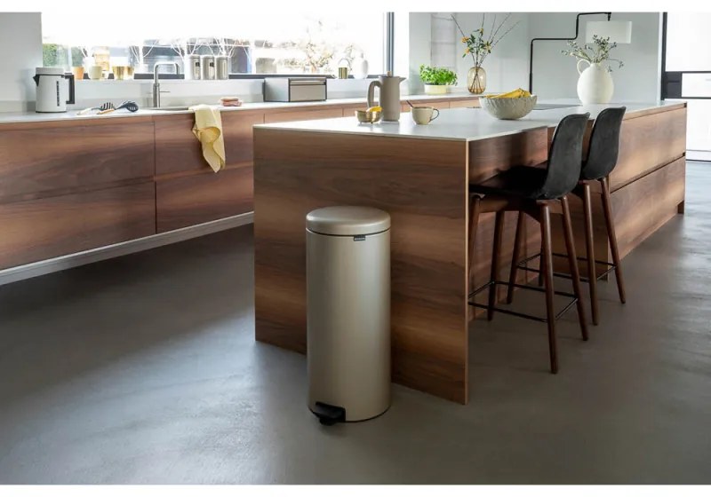 Cos de gunoi cu pedala Brabantia NewIcon 1003209, 30 L, Inchidere lina, Baza antiderapanta, Auriu metalic